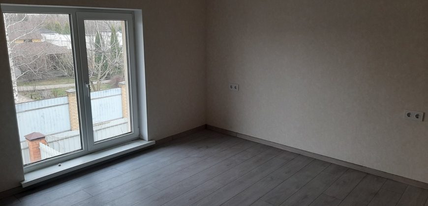 12005 Будинок біля води в оренду