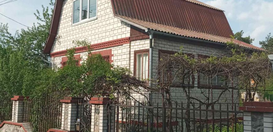 Сдам в аренду дачу на массиве “Сады Днепра” в 2 км от Вышгорода