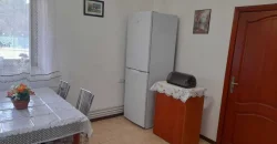 12020 Здається гарний, затишний трьохкімнатний будинок в центрі м. Свалява