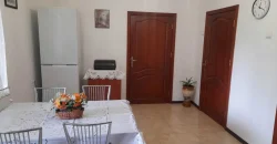 12020 Здається гарний, затишний трьохкімнатний будинок в центрі м. Свалява