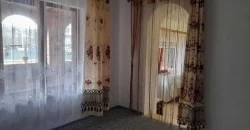 12020 Здається гарний, затишний трьохкімнатний будинок в центрі м. Свалява